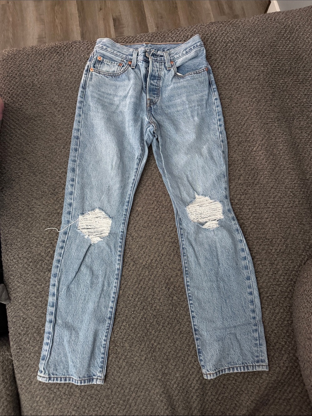 501 Levi’s Light Blue Ripped Straight Leg Jeans